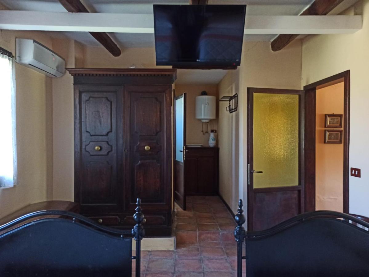 Il Baiocchino Bed & Breakfast คาสเทลซานเปียโตรแตร์เม ภายนอก รูปภาพ